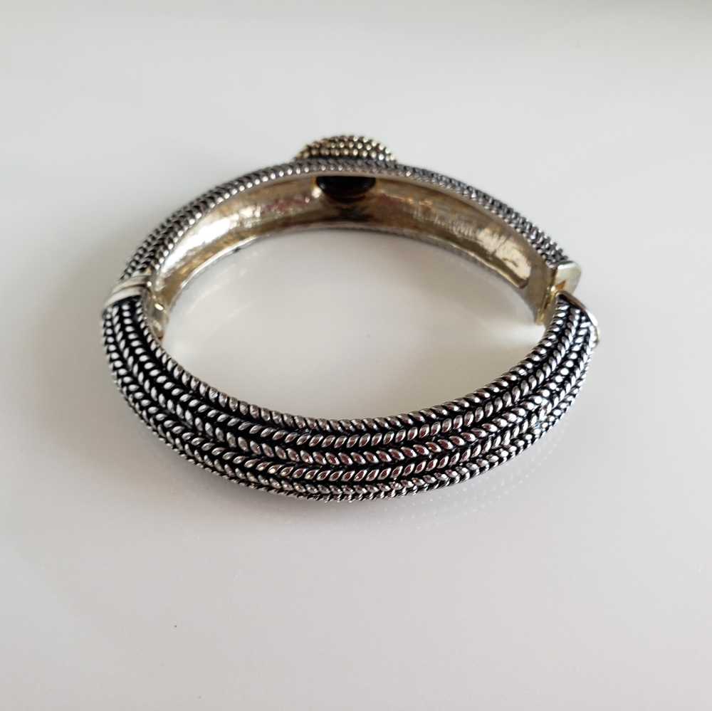 Bracelet with black acrylic stone. - Picture 3 of 6